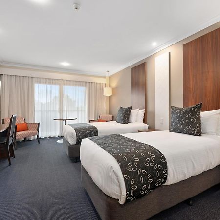 Quality Hotel Taylors Lakes Buitenkant foto