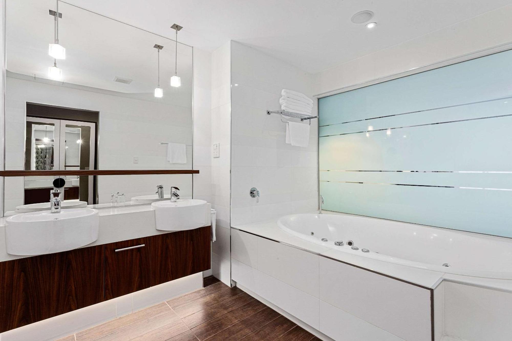 Quality Hotel Taylors Lakes Buitenkant foto