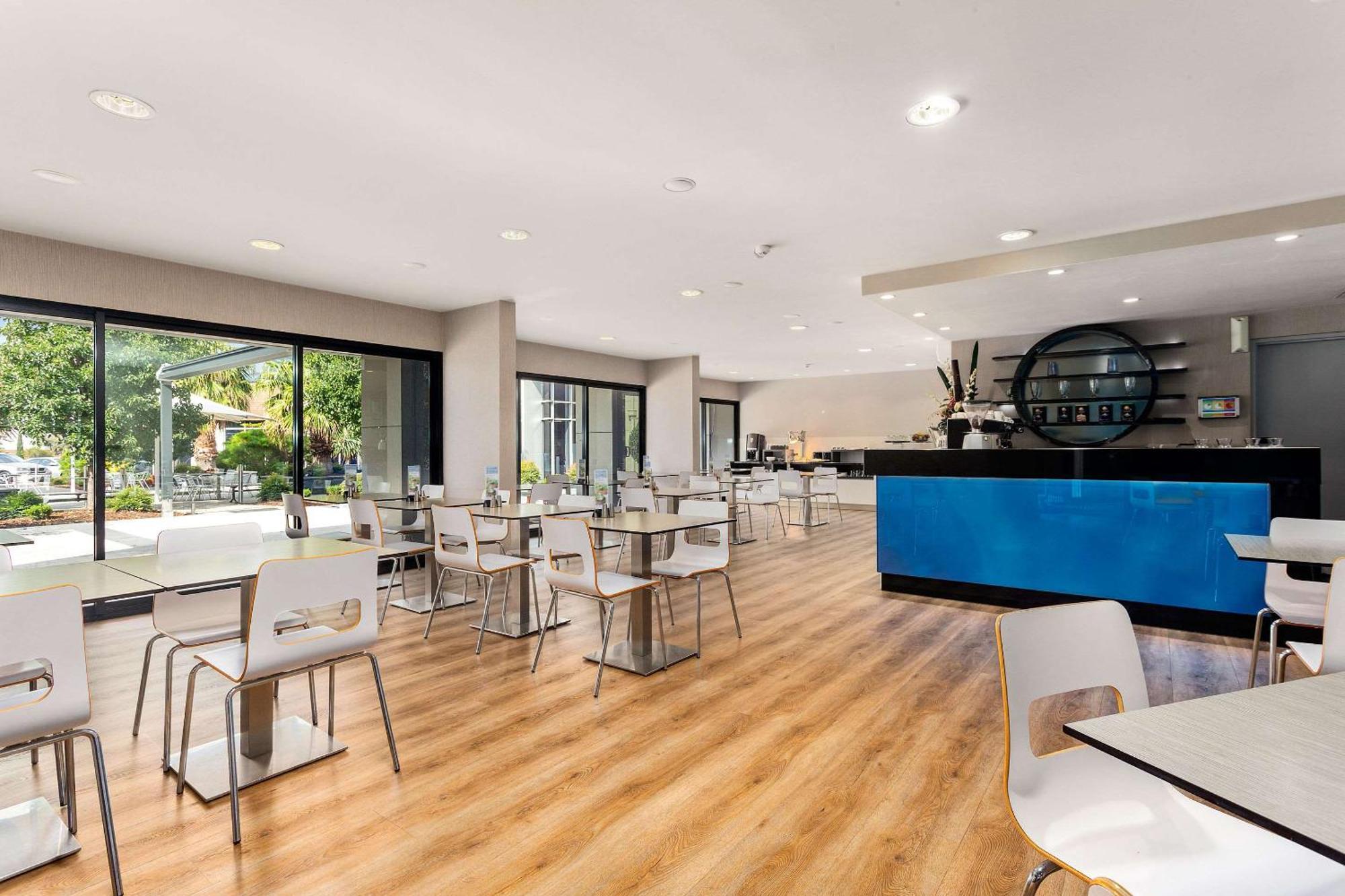 Quality Hotel Taylors Lakes Buitenkant foto