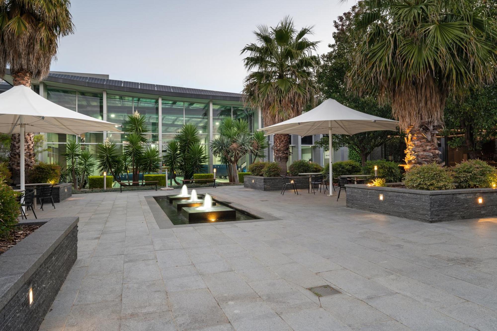 Quality Hotel Taylors Lakes Buitenkant foto