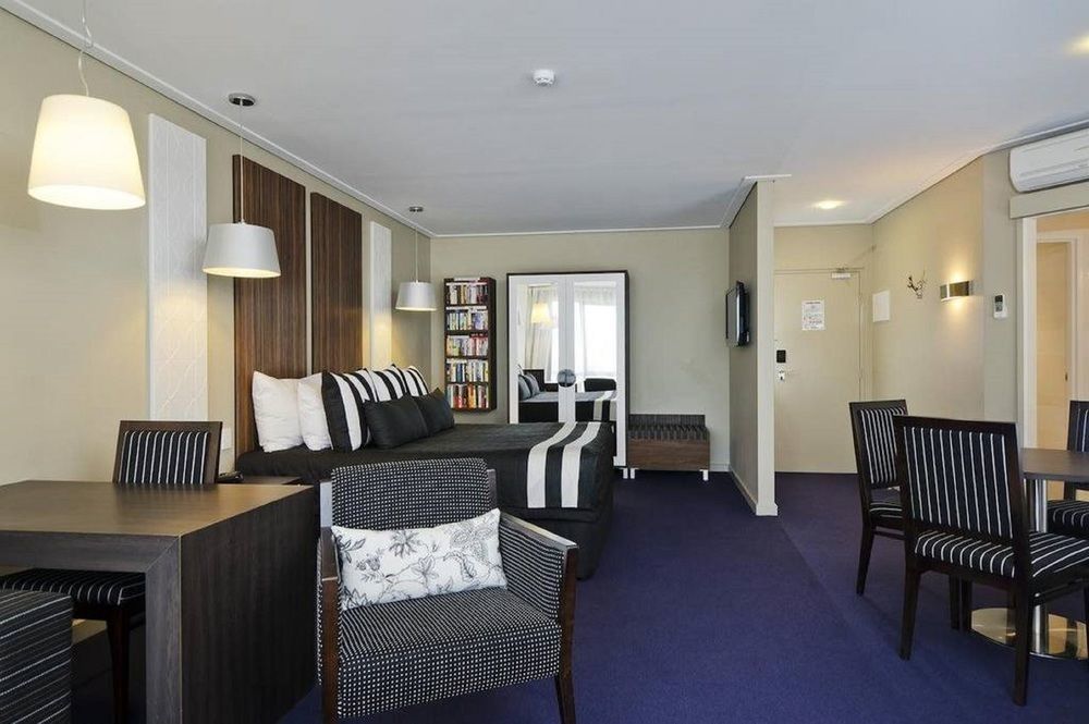 Quality Hotel Taylors Lakes Buitenkant foto
