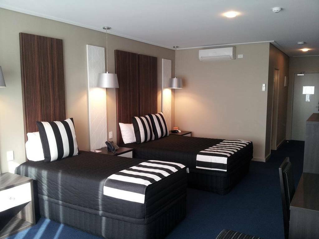 Quality Hotel Taylors Lakes Buitenkant foto